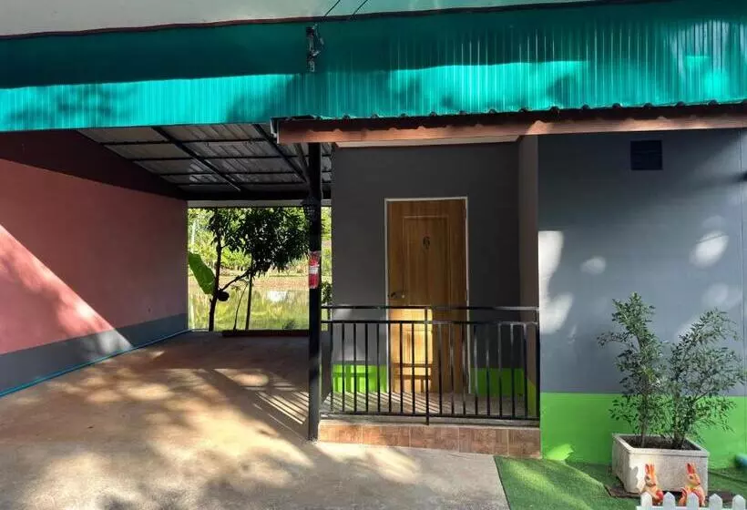 ホテル สวนสบายปลายนารีสอร์ท