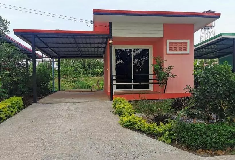 ホテル สวนสบายปลายนารีสอร์ท