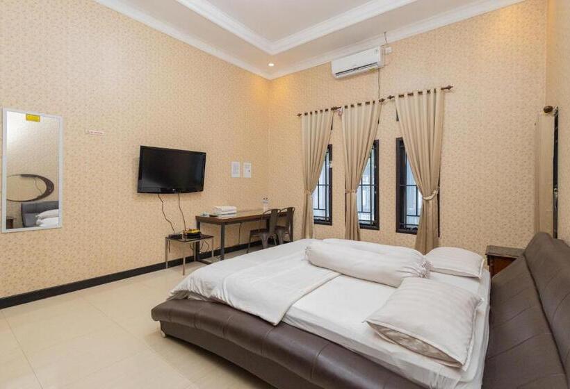 בית מלון כפרי Boss Residence Serang Mitra Reddoorz