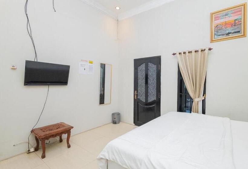 בית מלון כפרי Boss Residence Serang Mitra Reddoorz