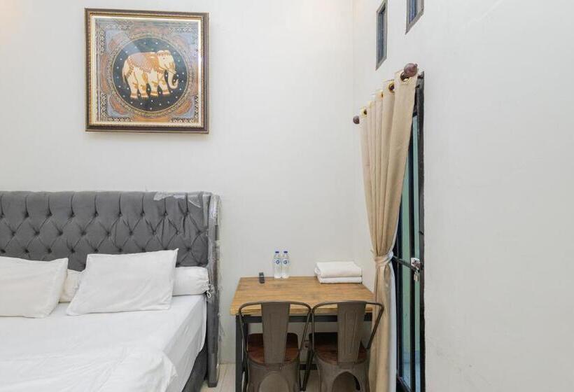 בית מלון כפרי Boss Residence Serang Mitra Reddoorz