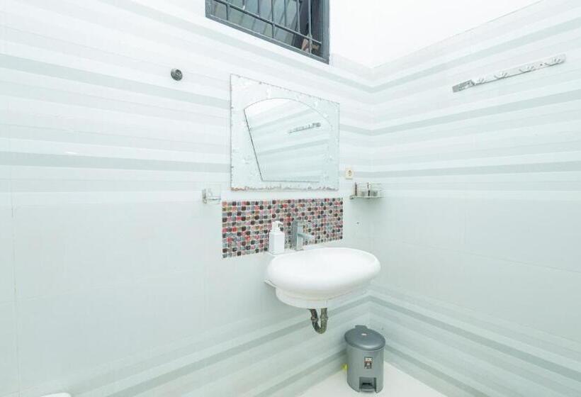 בית מלון כפרי Boss Residence Serang Mitra Reddoorz