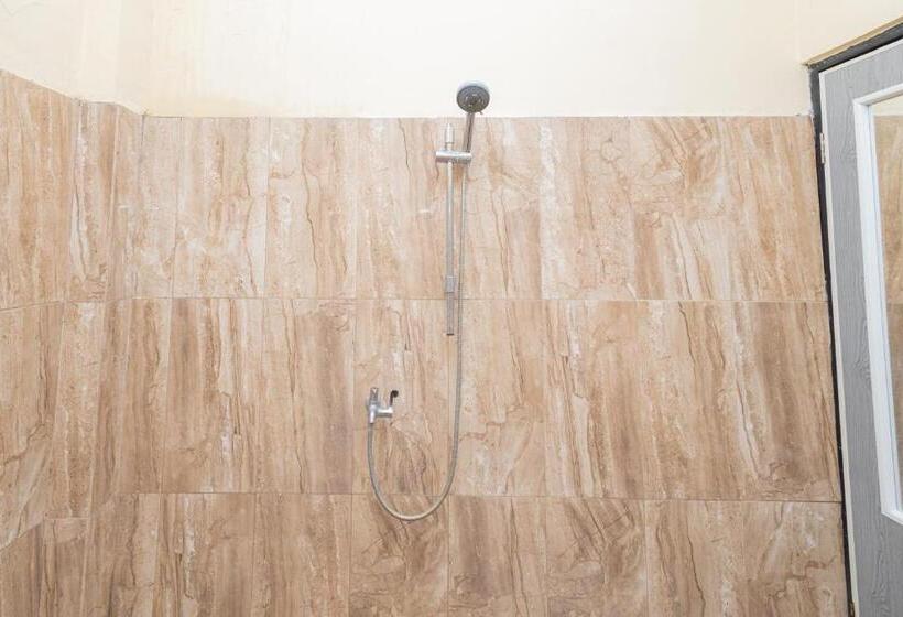 בית מלון כפרי Boss Residence Serang Mitra Reddoorz