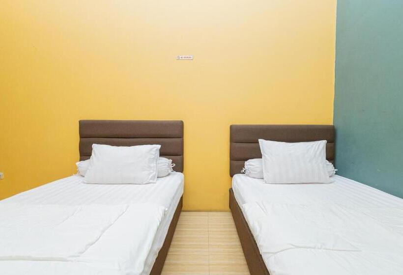 בית מלון כפרי Boss Residence Serang Mitra Reddoorz