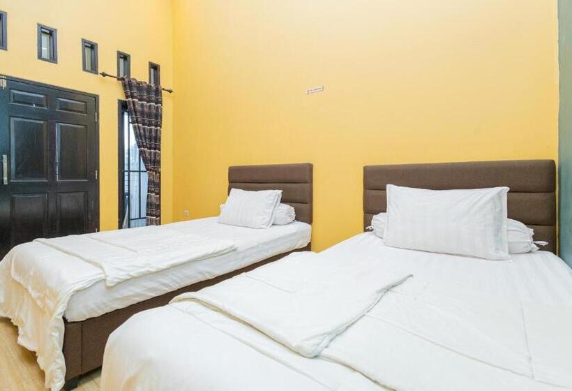 בית מלון כפרי Boss Residence Serang Mitra Reddoorz