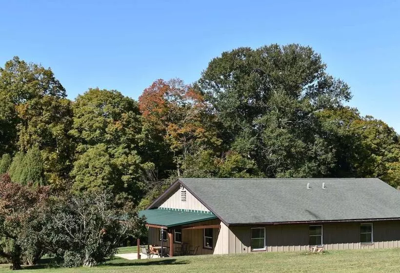 Hotelli Foggy Mountain Lodge