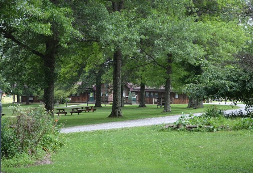 Отель Foggy Mountain Lodge