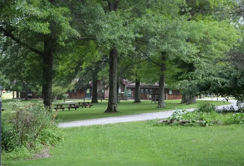 Hotelli Foggy Mountain Lodge