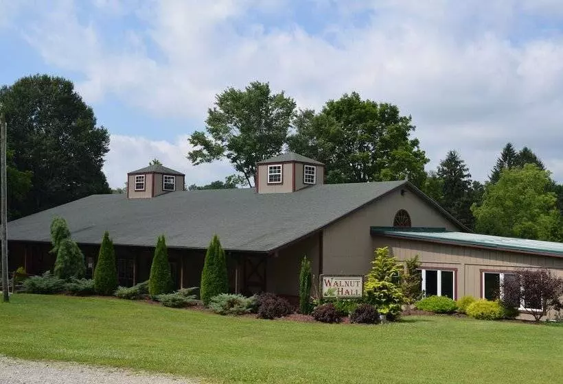 Hotelli Foggy Mountain Lodge