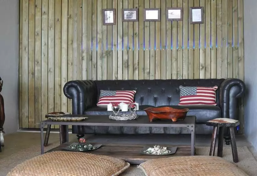 Hotelli Les Suites   Adults Only