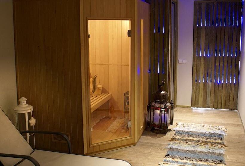 هتل Les Suites Adults Only