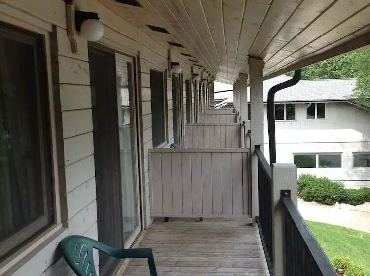 Hotelli Paddle Wheel Inn