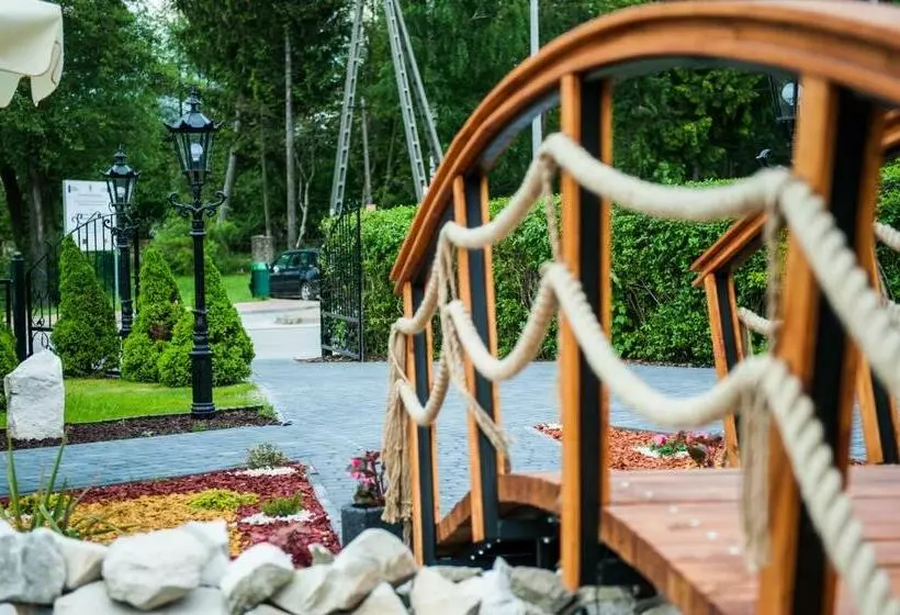 Hotelli Pensjonat Pod Kogutami