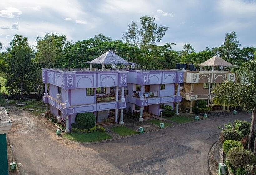 בית מלון כפרי Ganpati Resort