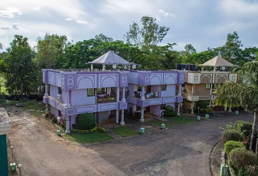 Hotelli Ganpati Resort