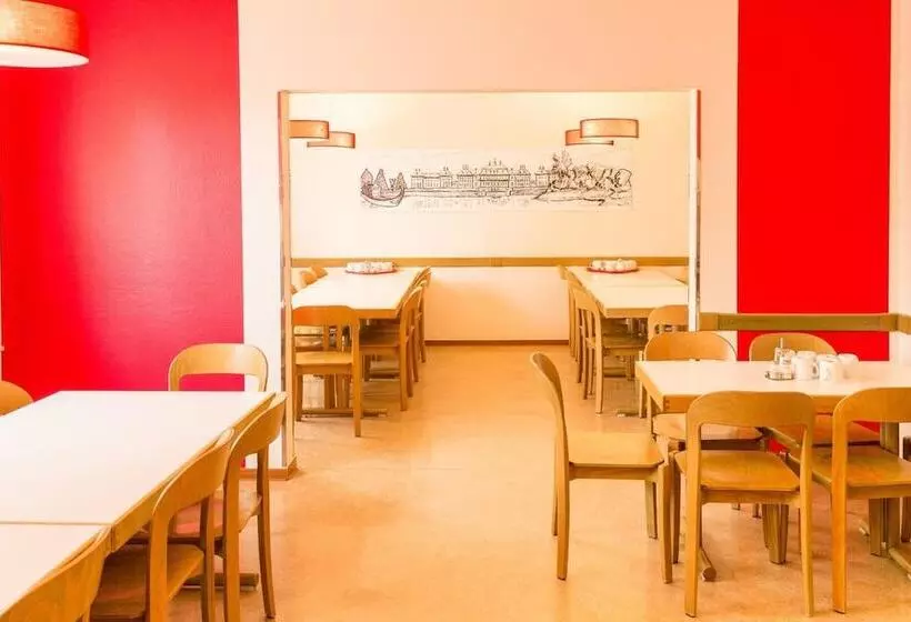 ホテル Jugendgastehaus Dresden   Hostel