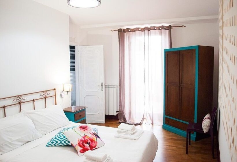 민박 Domus Angularia