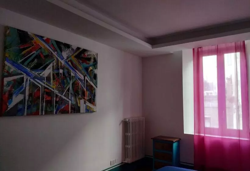 住宿加早餐  Domus Angularia