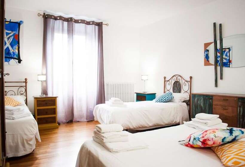 민박 Domus Angularia