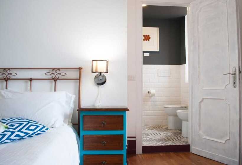 민박 Domus Angularia