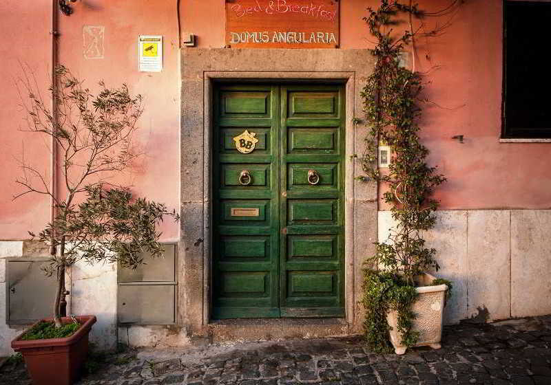 민박 Domus Angularia