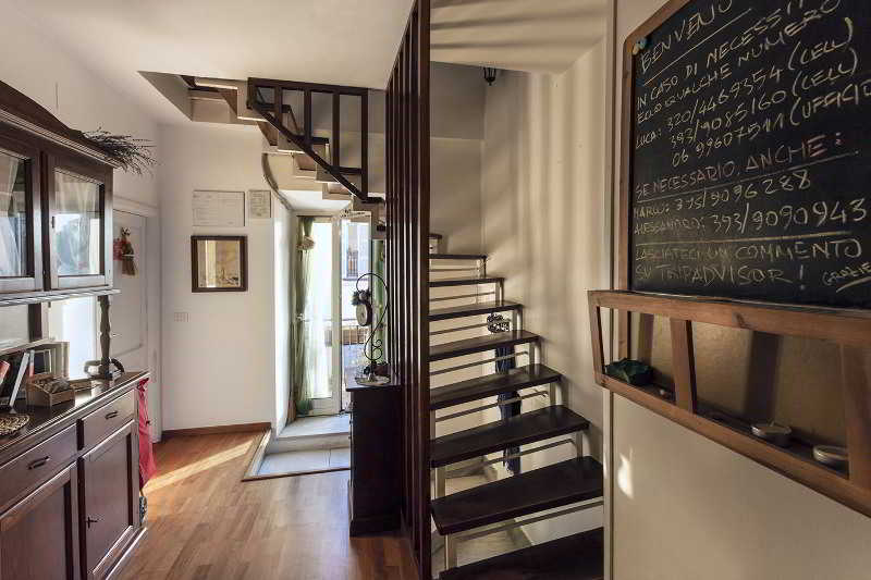 민박 Domus Angularia