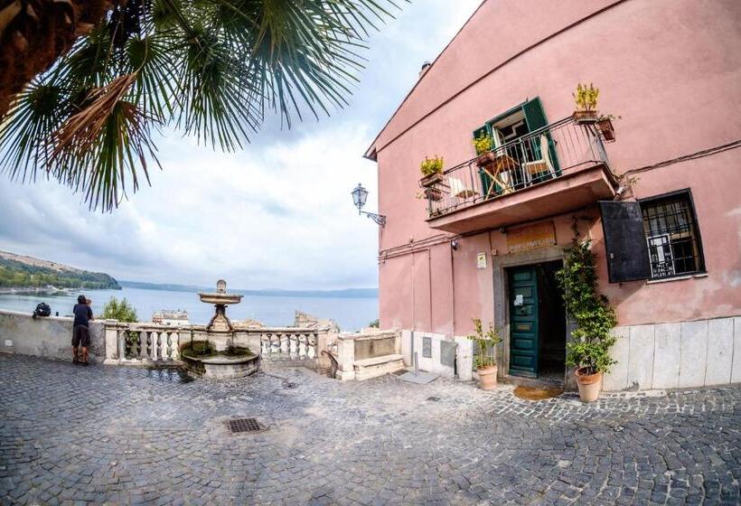 민박 Domus Angularia