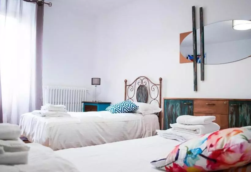 住宿加早餐  Domus Angularia