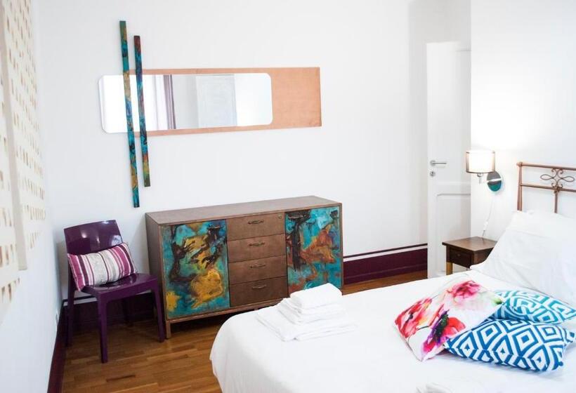 민박 Domus Angularia