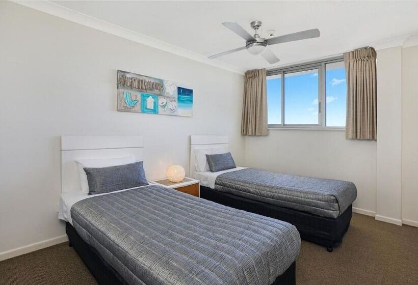 Elouera Tower Beachfront Apartments