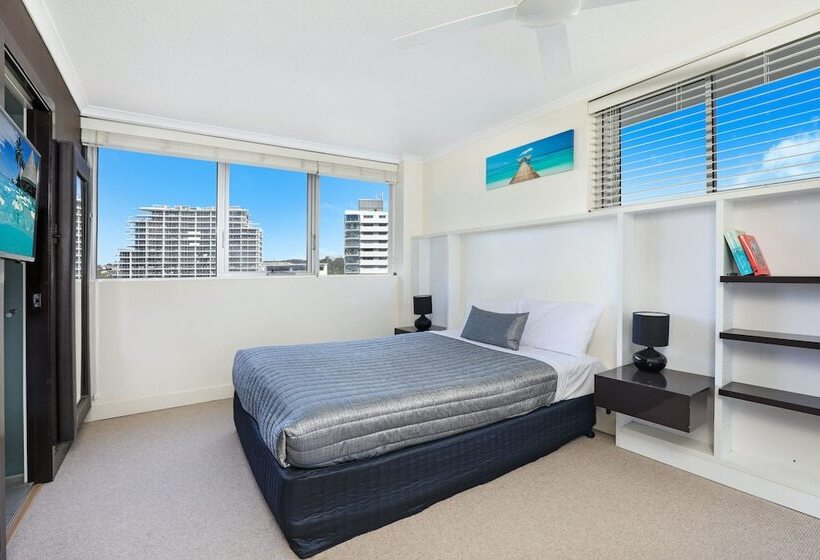 Elouera Tower Beachfront Apartments