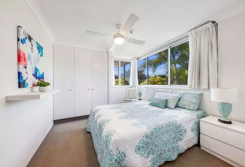 Elouera Tower Beachfront Apartments