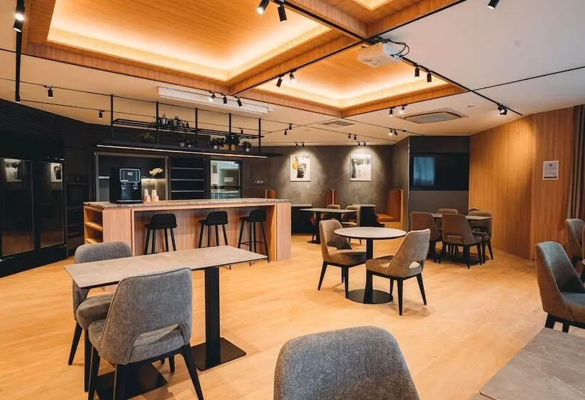 Great World Serviced Apartments