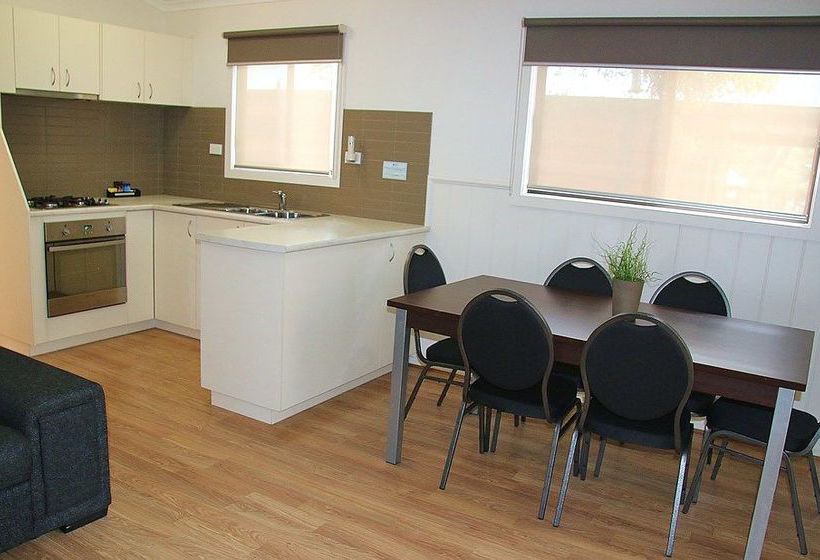 فندق Anglesea Family Caravan Park