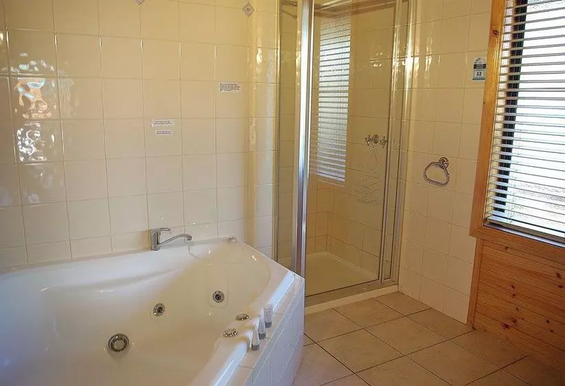 فندق Anglesea Family Caravan Park