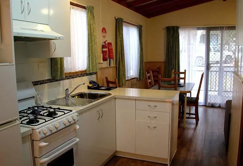 فندق Anglesea Family Caravan Park