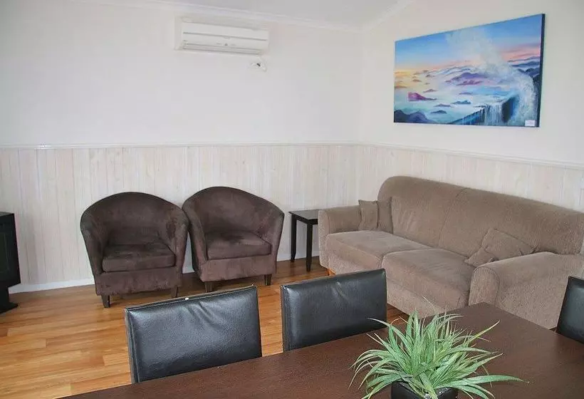 فندق Anglesea Family Caravan Park