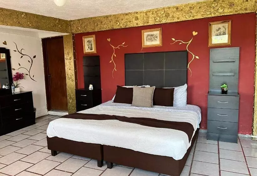 هتل Casona De Las Aves