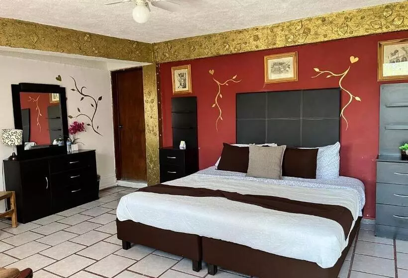 هتل Casona De Las Aves