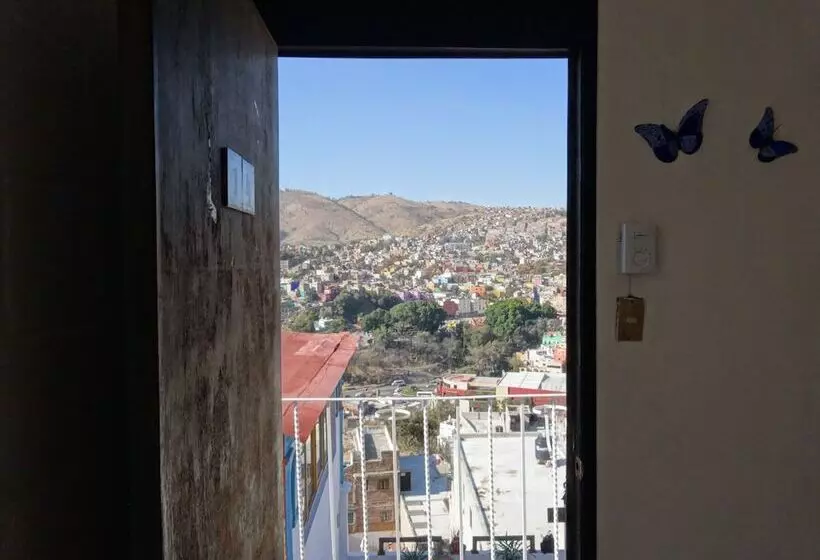 هتل Casona De Las Aves