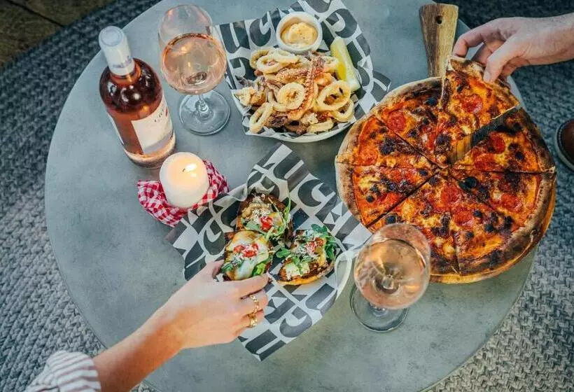 هتل Karratha International