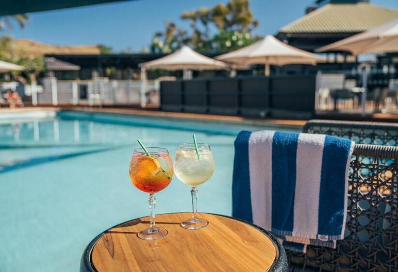 Отель Karratha International