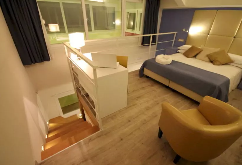 Hotel Tango