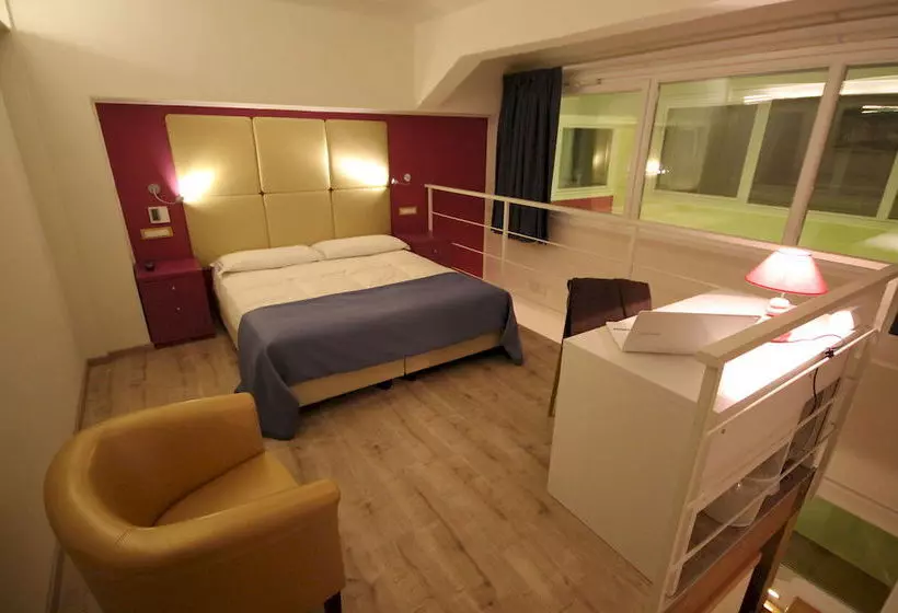 Hotel Tango