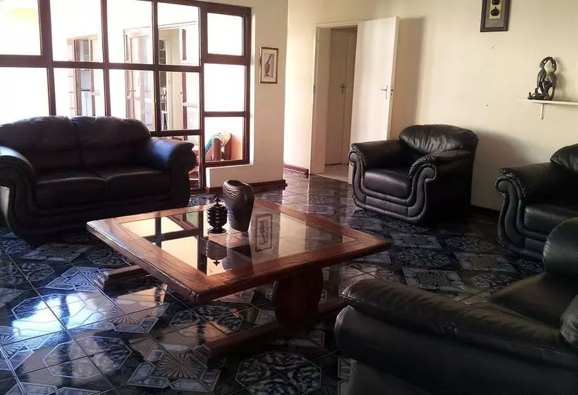 پانسیون Daisy's Guest House