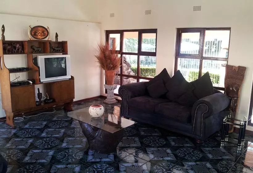 پانسیون Daisy's Guest House