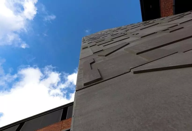 Riverview On Mount Street