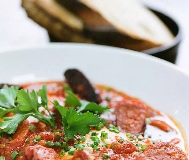 Riverview On Mount Street