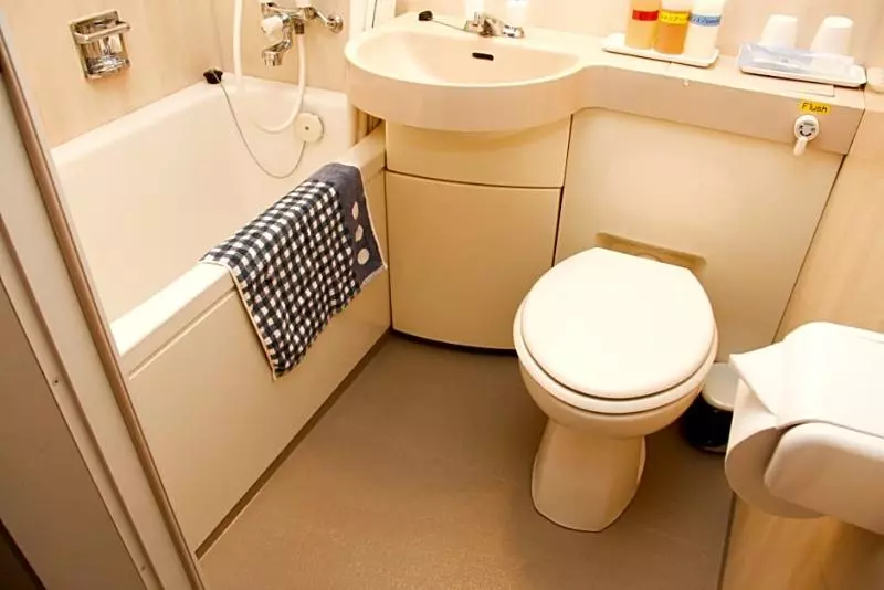 Shin Osaka Youth Hostel
