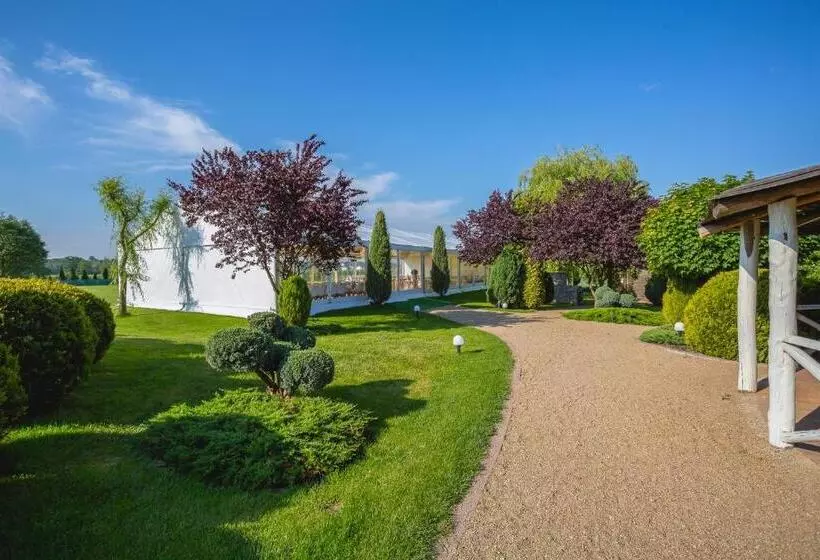 Hotelli The Amber Business & Spa